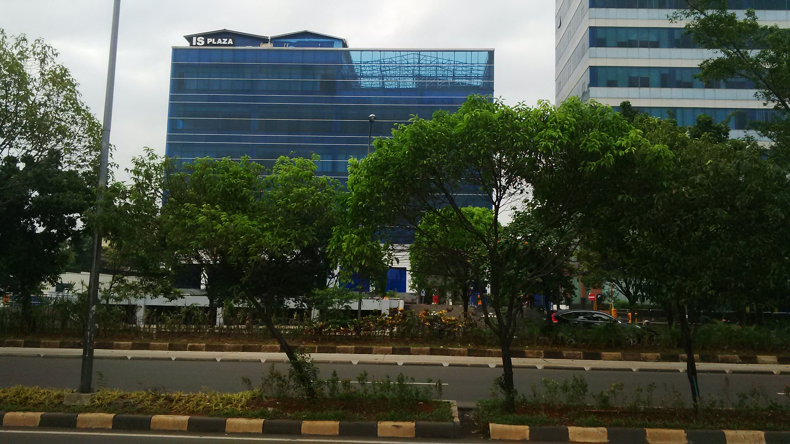 gedung is plaza